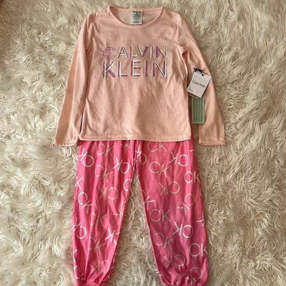 NWT, Calvin Klein, Girls, two piece pajama‎ set, peach logo top with pink pants - Picture 1 of 10